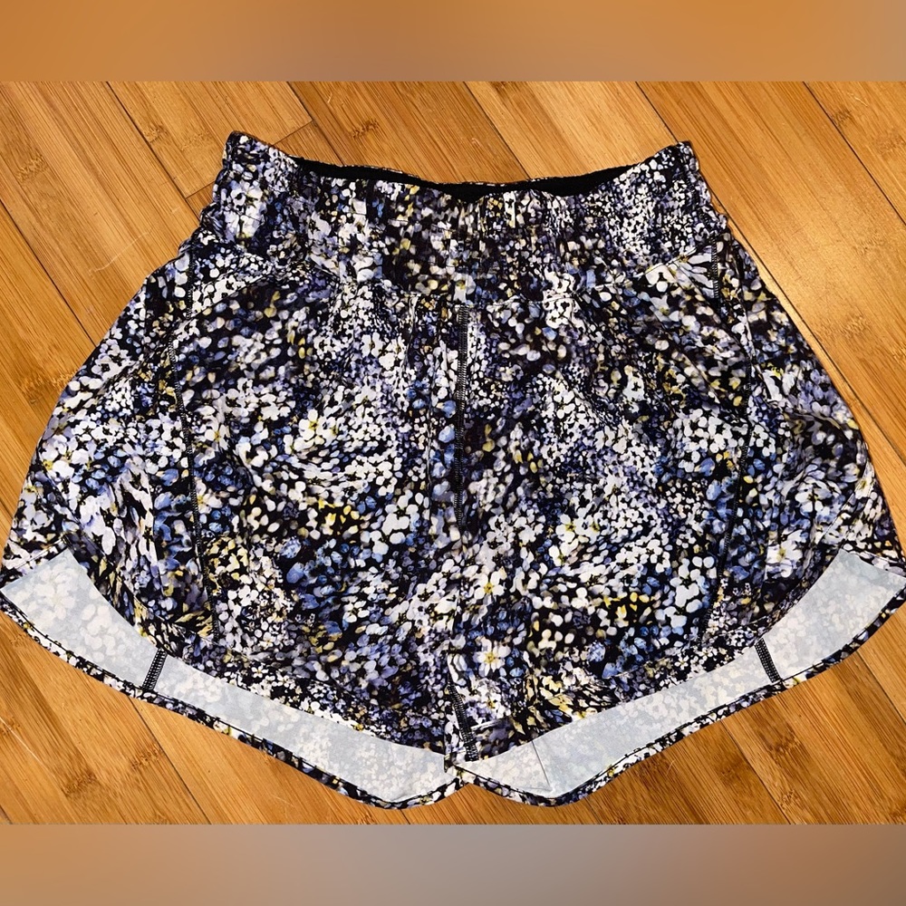 Lululemon floral Track That shorts - 5 inch